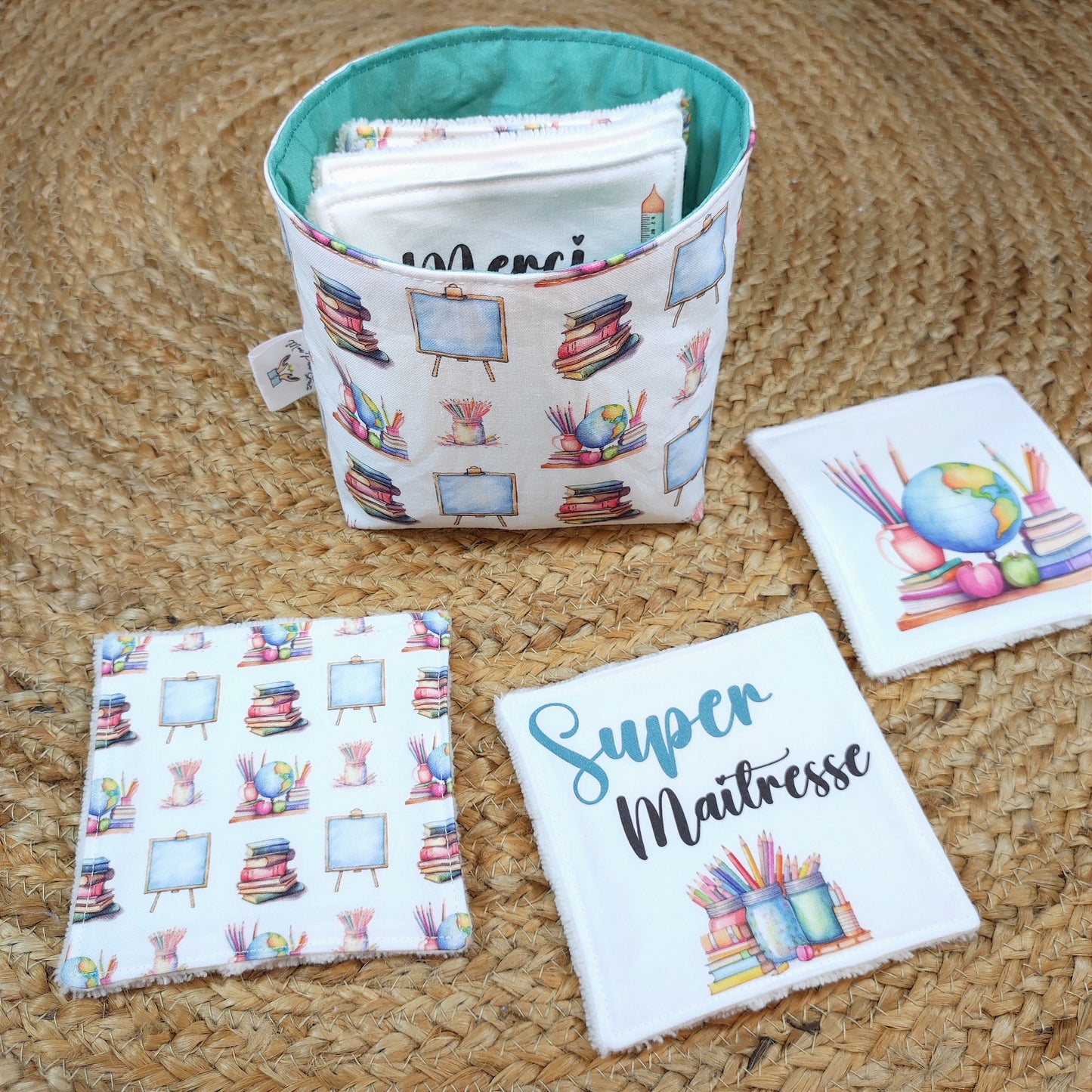 Lot de 8 cotons lavables et panier - "Super Maîtresse"