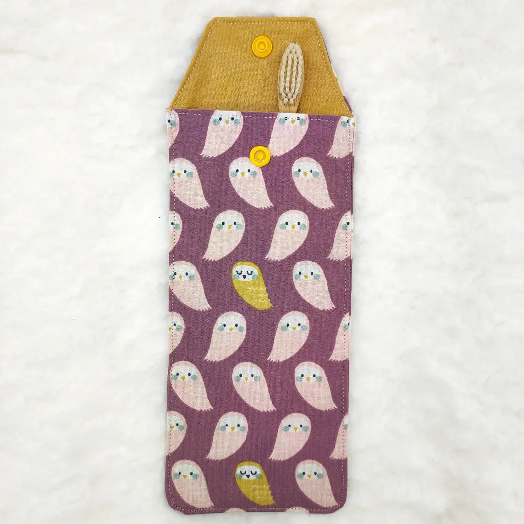étui personnalisable pour enfant motifs chouette avec une brosse à dent