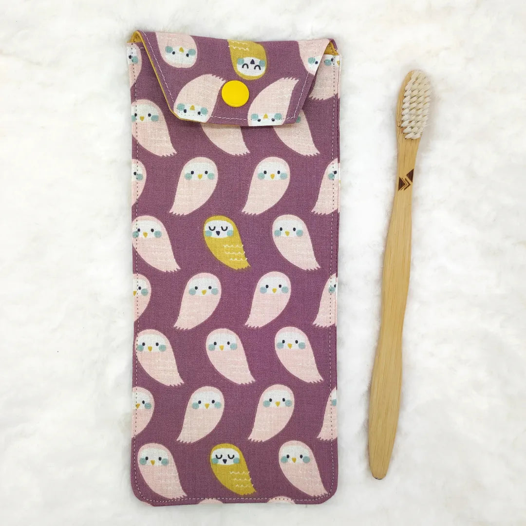 étui personnalisable pour enfant motifs chouette avec une brosse à dent
