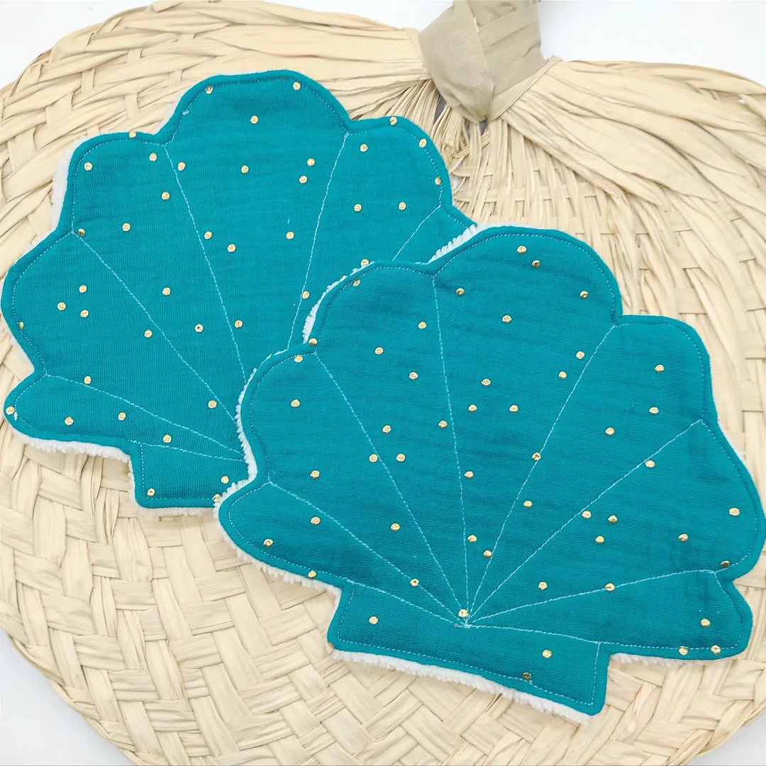 lingettes lavables bleu en forme de coquillage