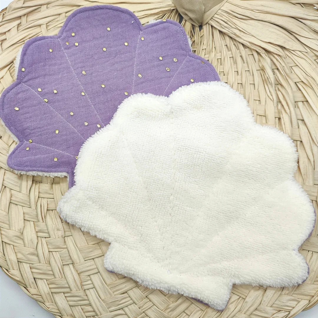lingettes lavables violette en forme de coquillage