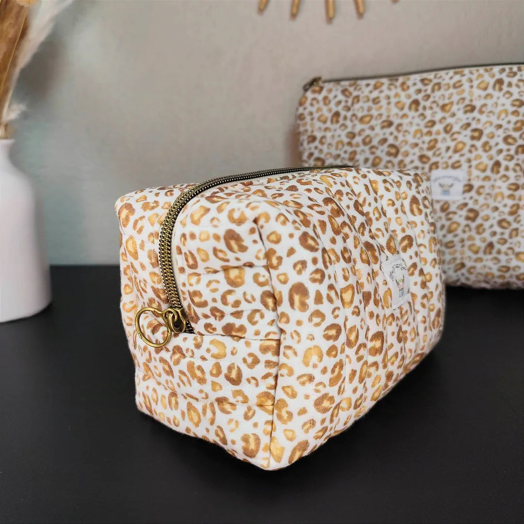 trousse de toilette motifs léopard