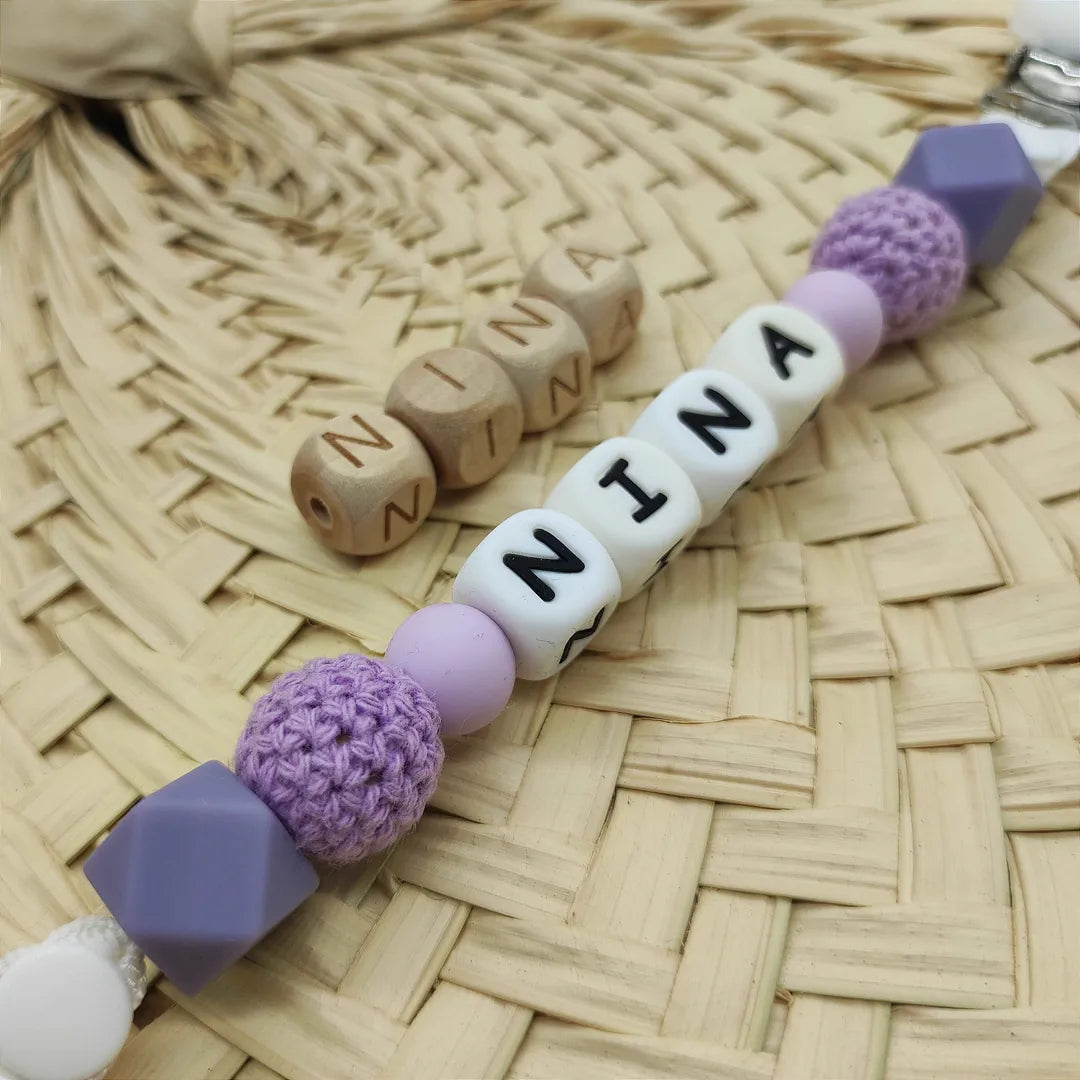 attache tétine prénom personnalisable violet