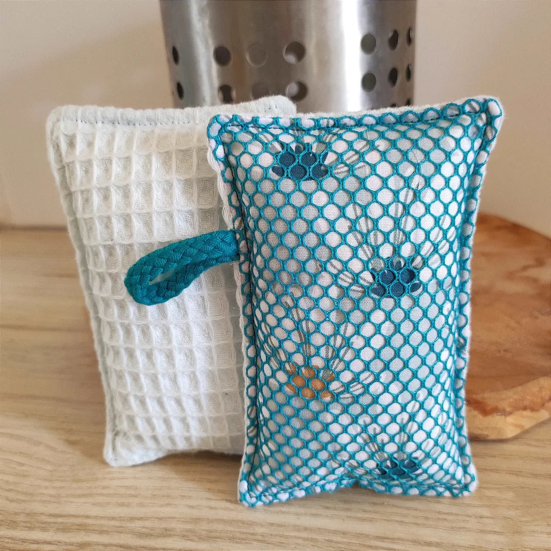 Lot de 2 éponges lavables bleu motifs fleurs