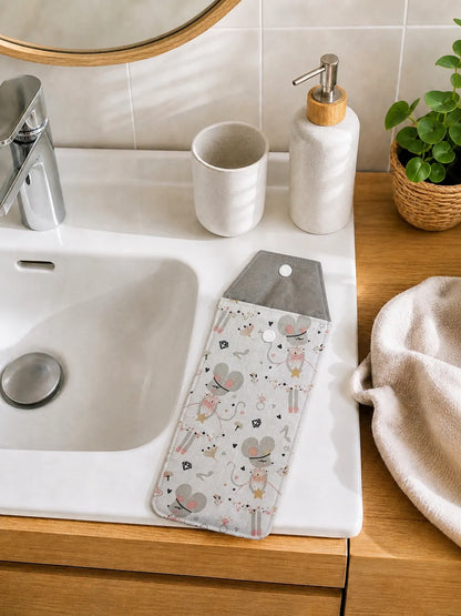 Étui imperméable pour brosse à dents ou couverts