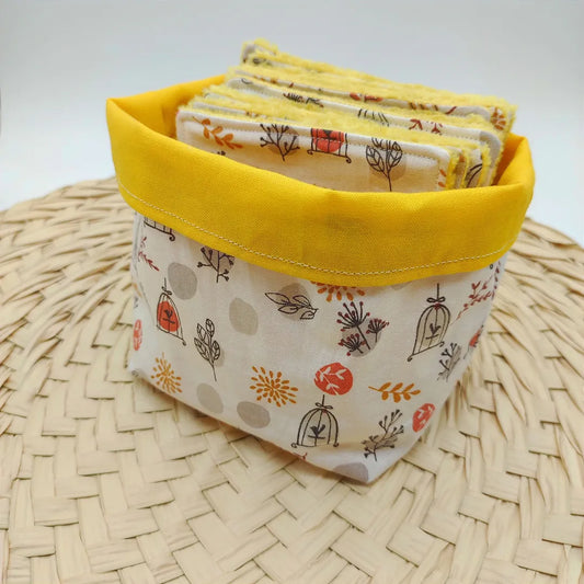 Panier jaune à motifs pour cotons lavables